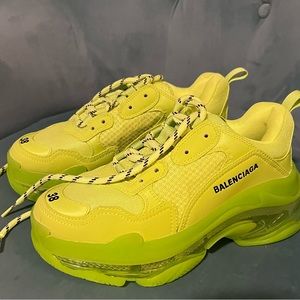 Balenciaga Neon green size 38 (8us)